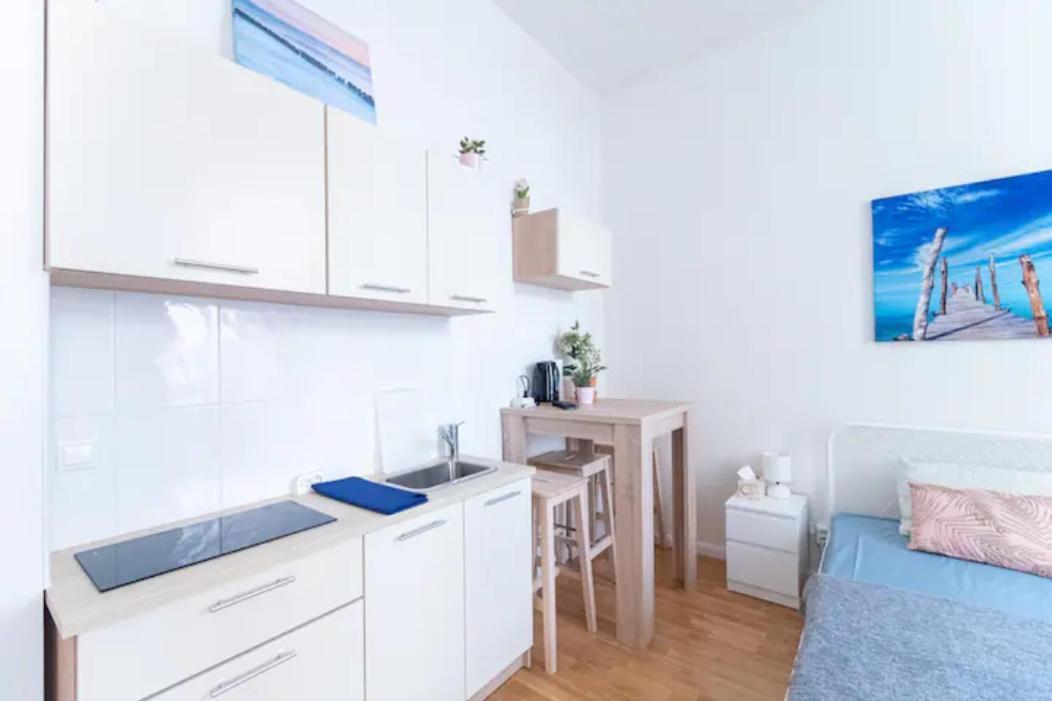 Apartament Favorite In The Center Of 1 *