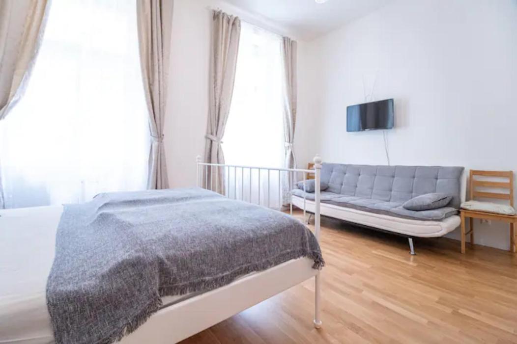 Apartament Favorite In The Center Of 1